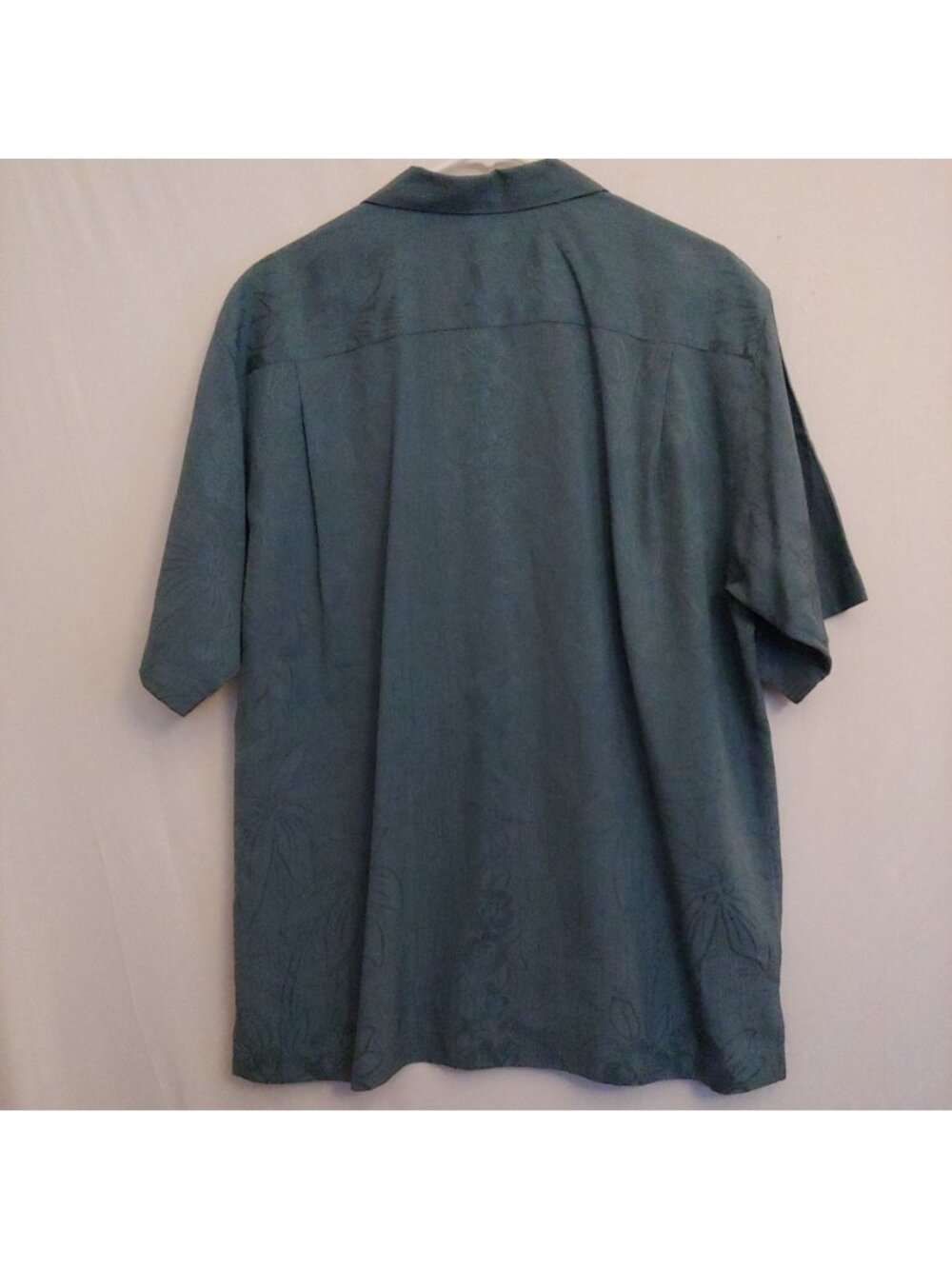 Tommy Bahama 100% Silk Blue Mens Short Sleeve Sexy Woman Button Shirt Small - Picture 7 of 10
